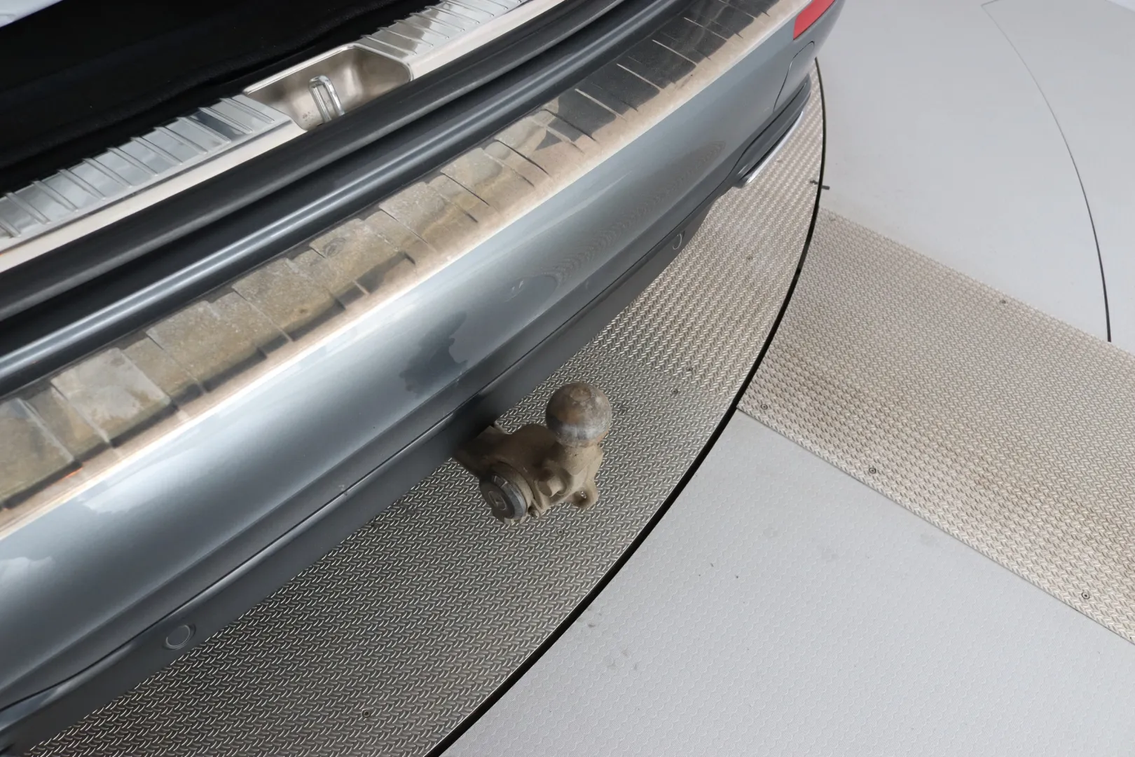 MERCEDES-BENZ E IPZ-685 carousel image