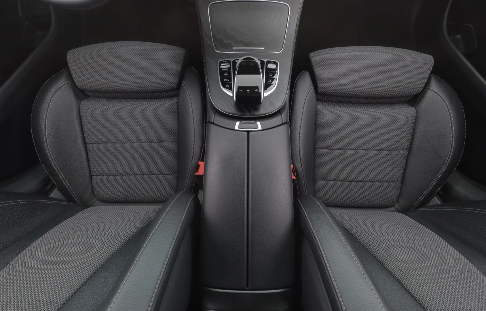 MERCEDES-BENZ E IPZ-685 carousel image