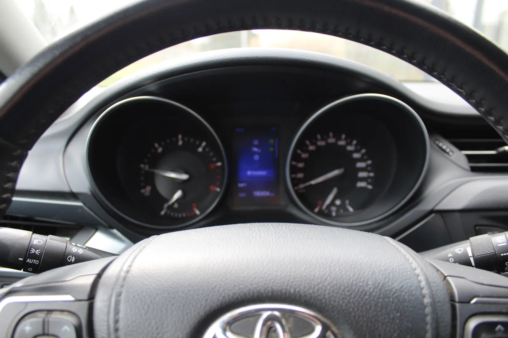 Toyota Avensis OVS-959 carousel image