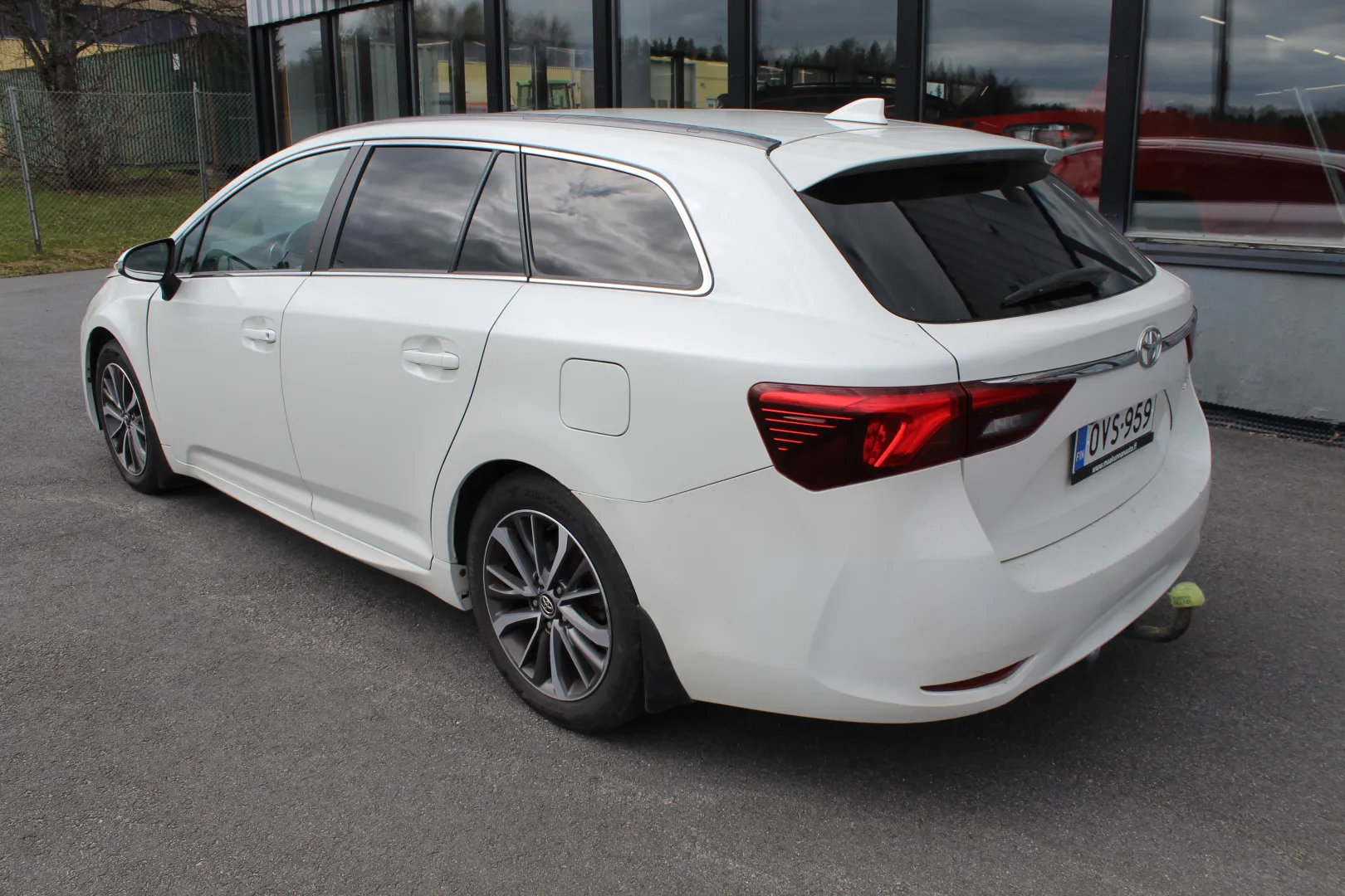 Toyota Avensis OVS-959 carousel image