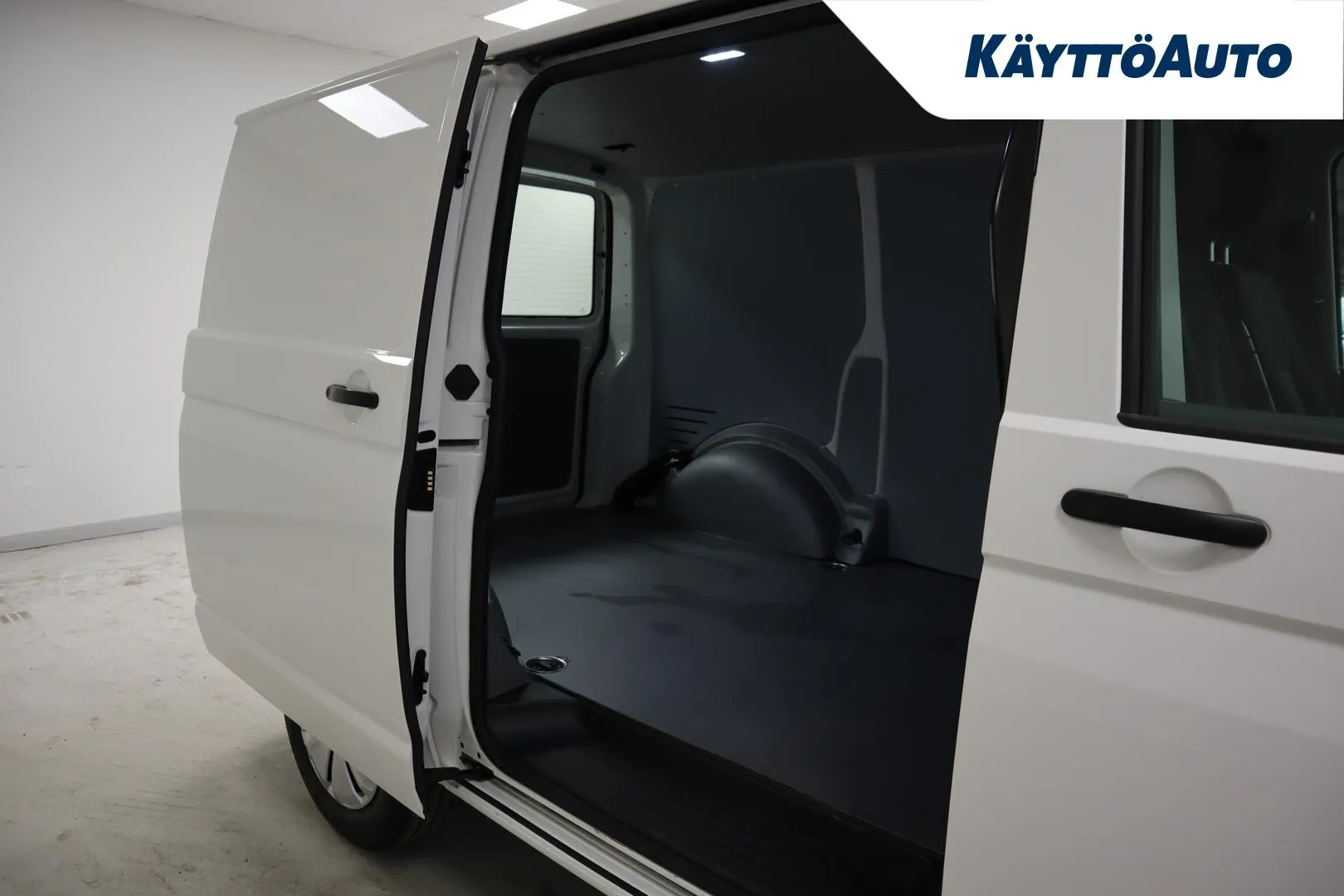 VOLKSWAGEN Transporter FOX-320 carousel image