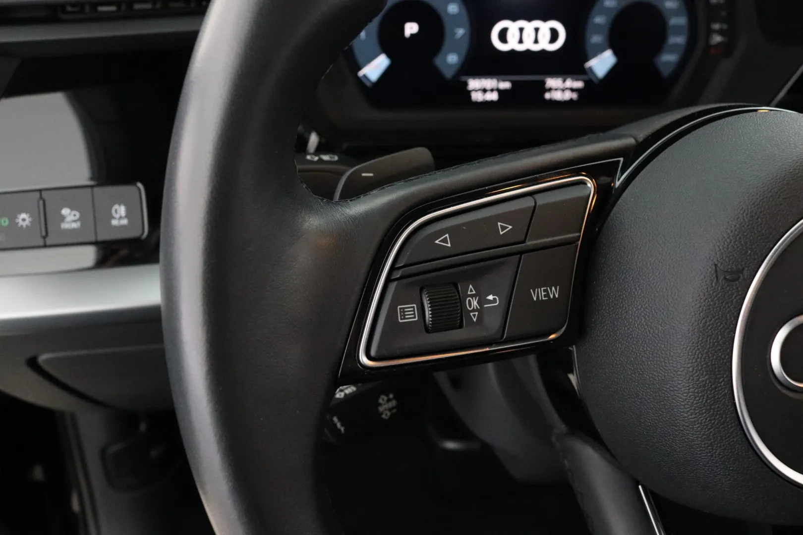 AUDI A3 XPZ-536 carousel image
