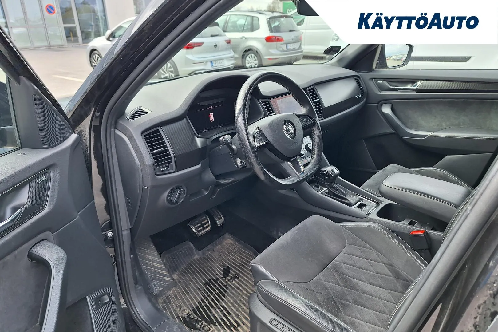 SKODA Kodiaq YXE-871 carousel image