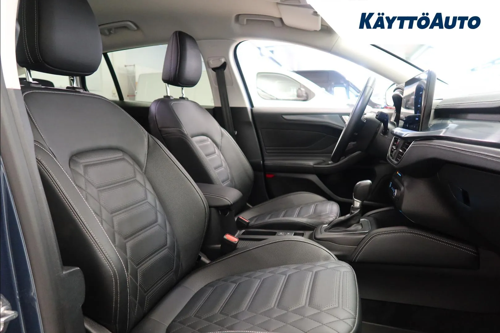 FORD Focus YKZ-730 carousel image