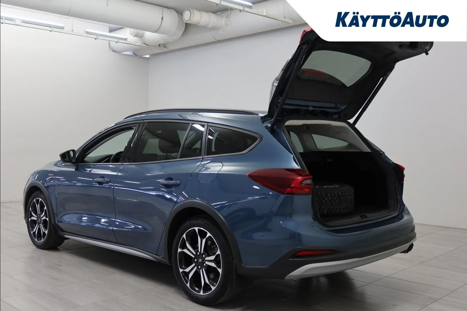 FORD Focus YKZ-730 carousel image