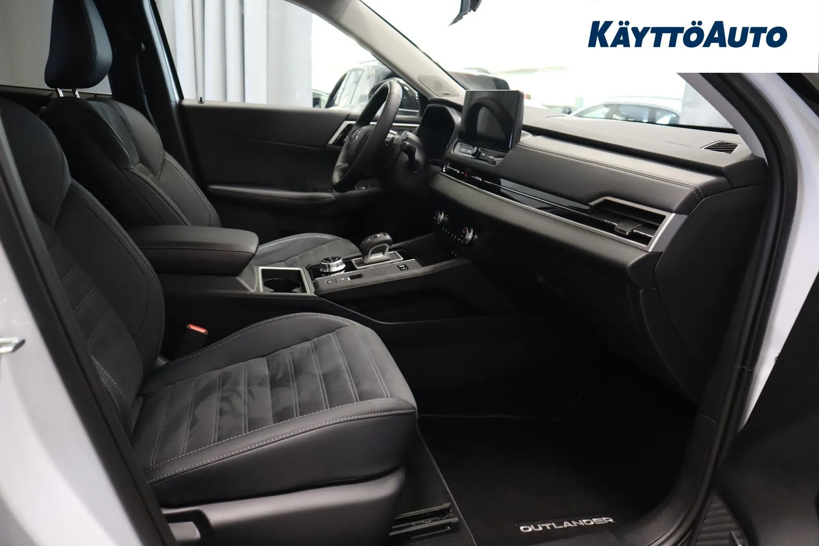 Mitsubishi Outlander XTK-942 carousel image