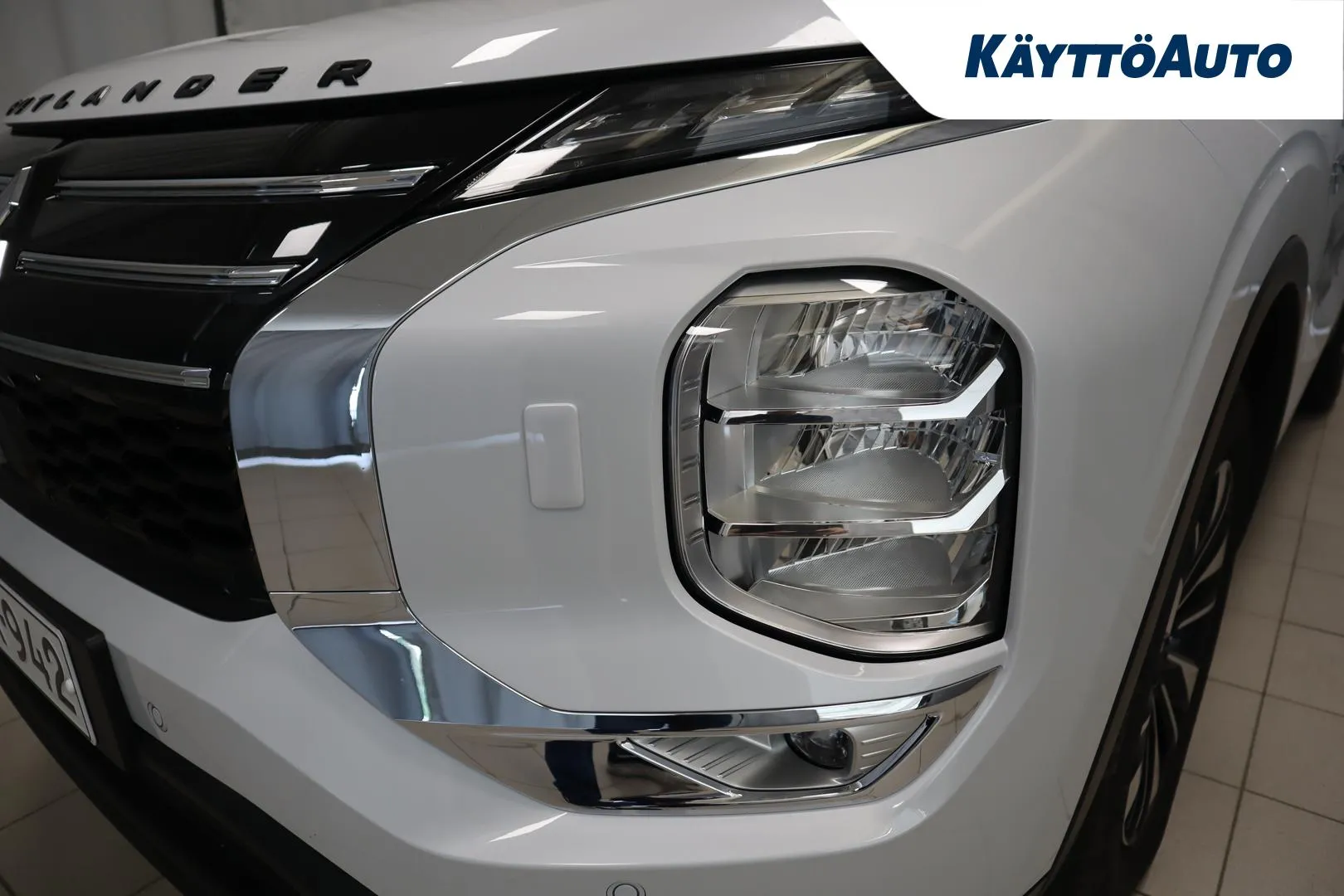Mitsubishi Outlander XTK-942 carousel image