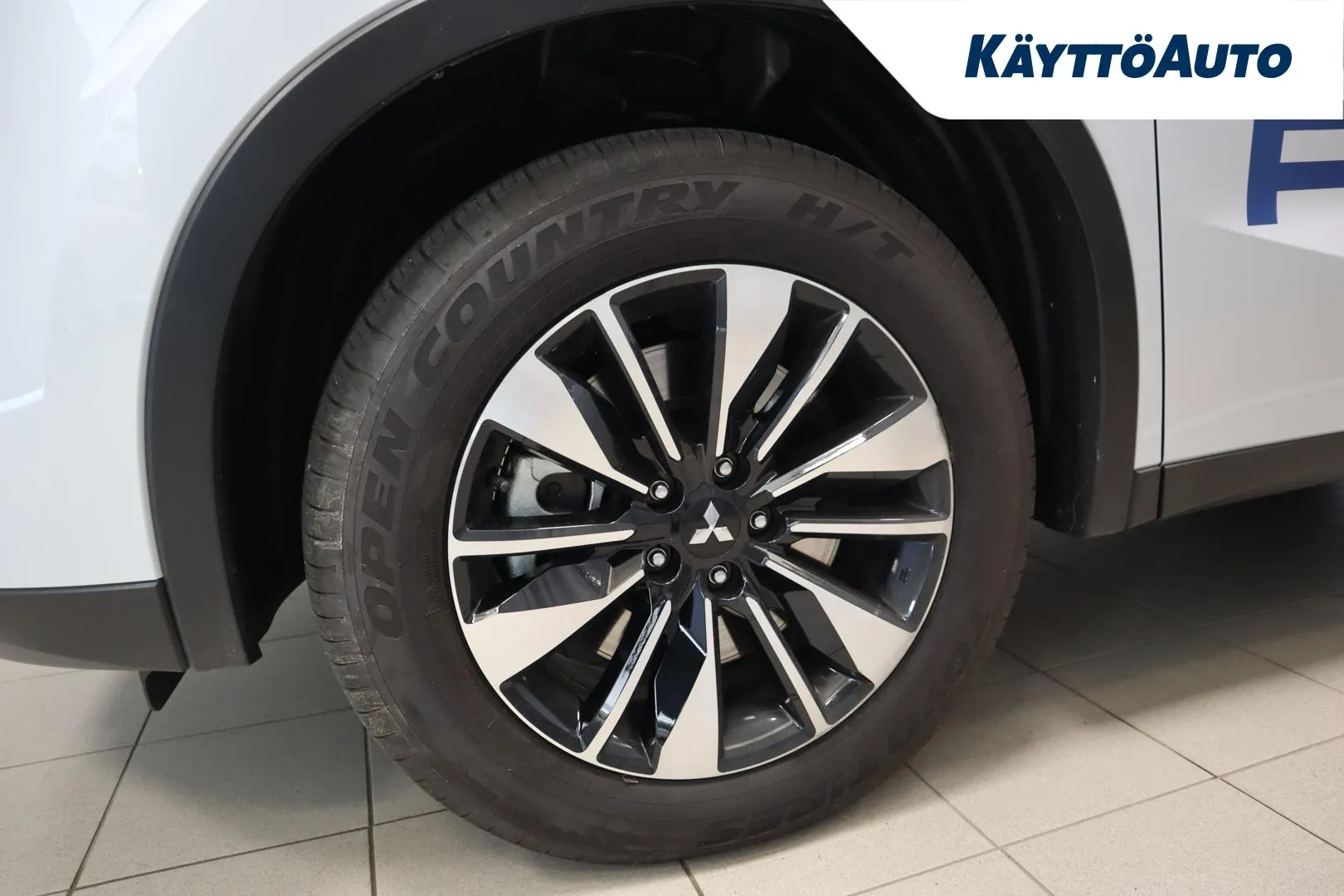 Mitsubishi Outlander XTK-942 carousel image