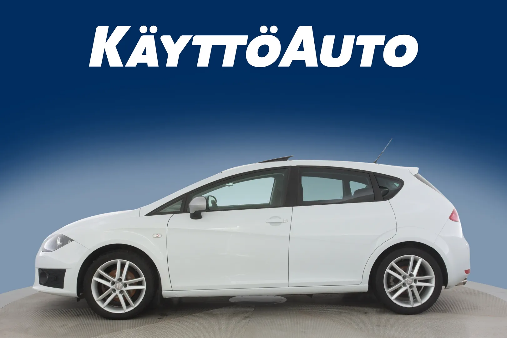 SEAT Leon MKO-109 carousel image