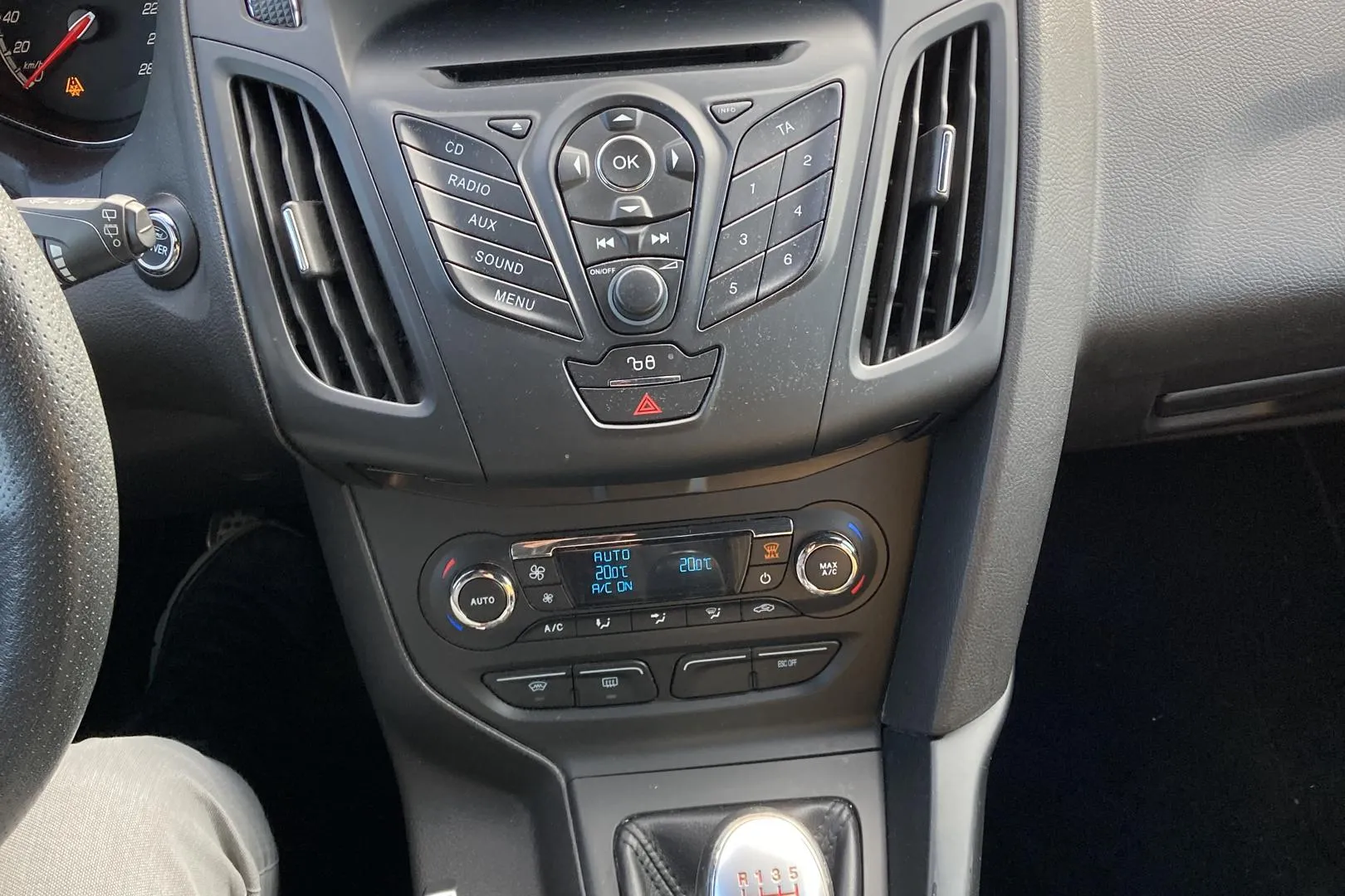 FORD Focus LLS-765 carousel image