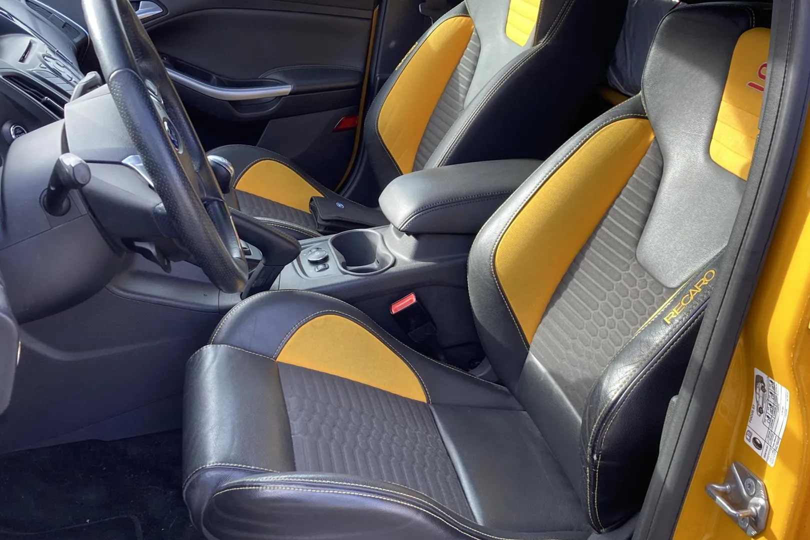 FORD Focus LLS-765 carousel image