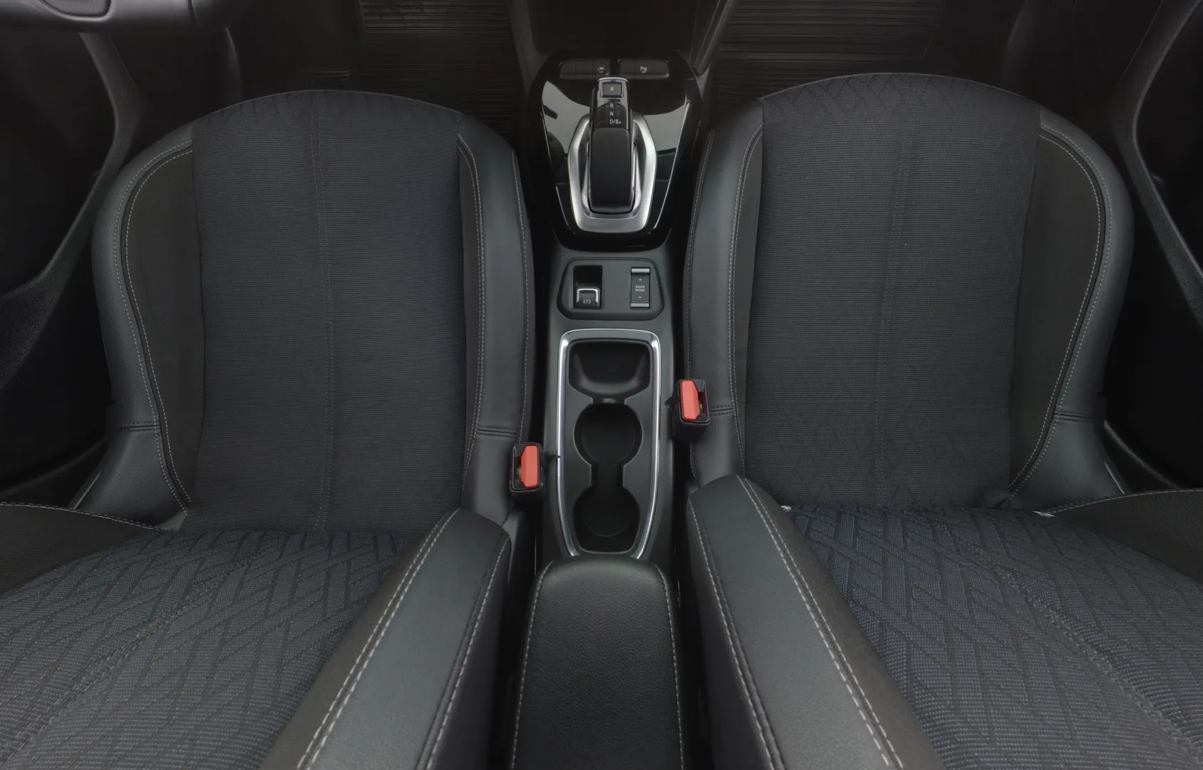 Opel Corsa-e YXL-348 carousel image