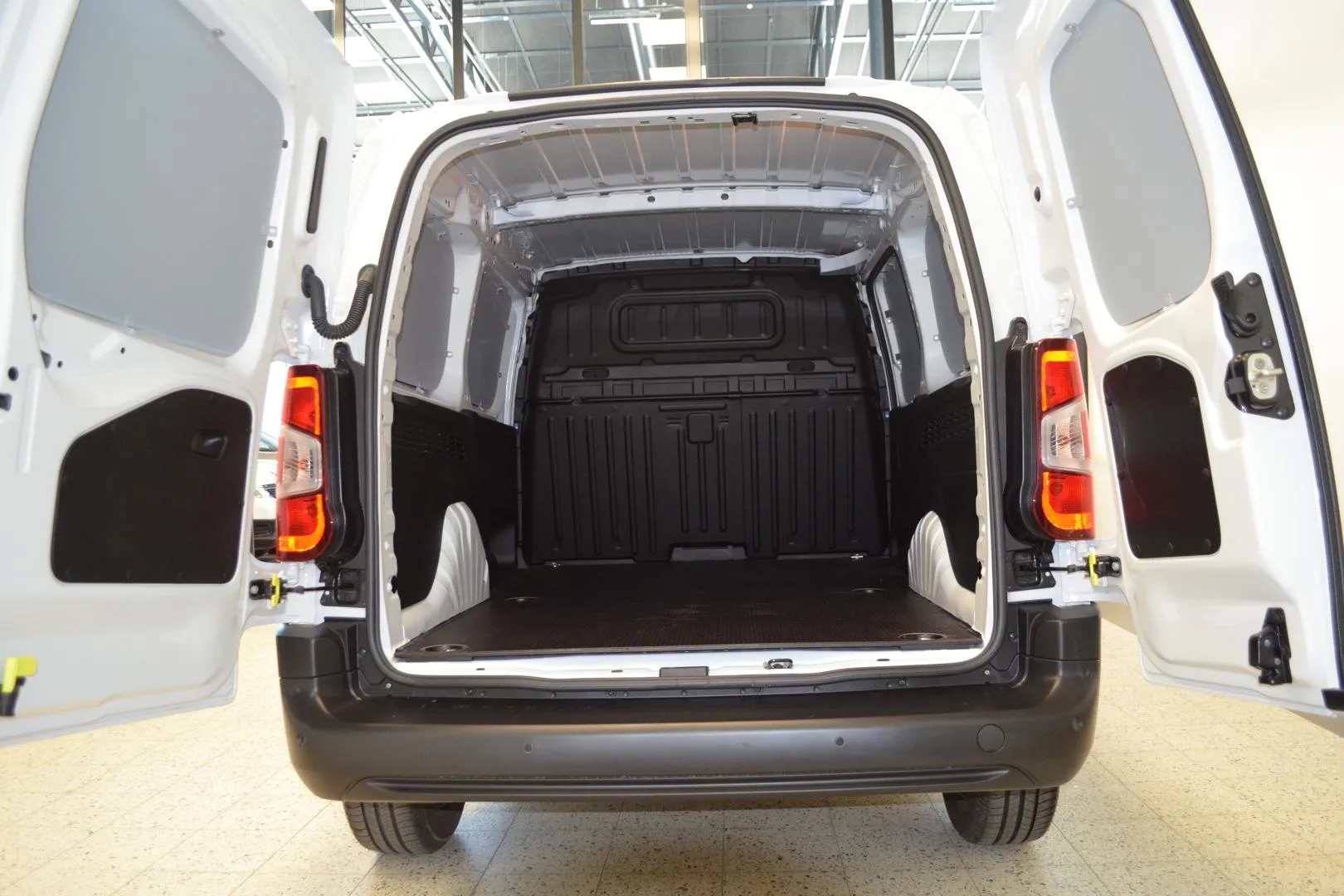 Opel Combo JNA-547 carousel image