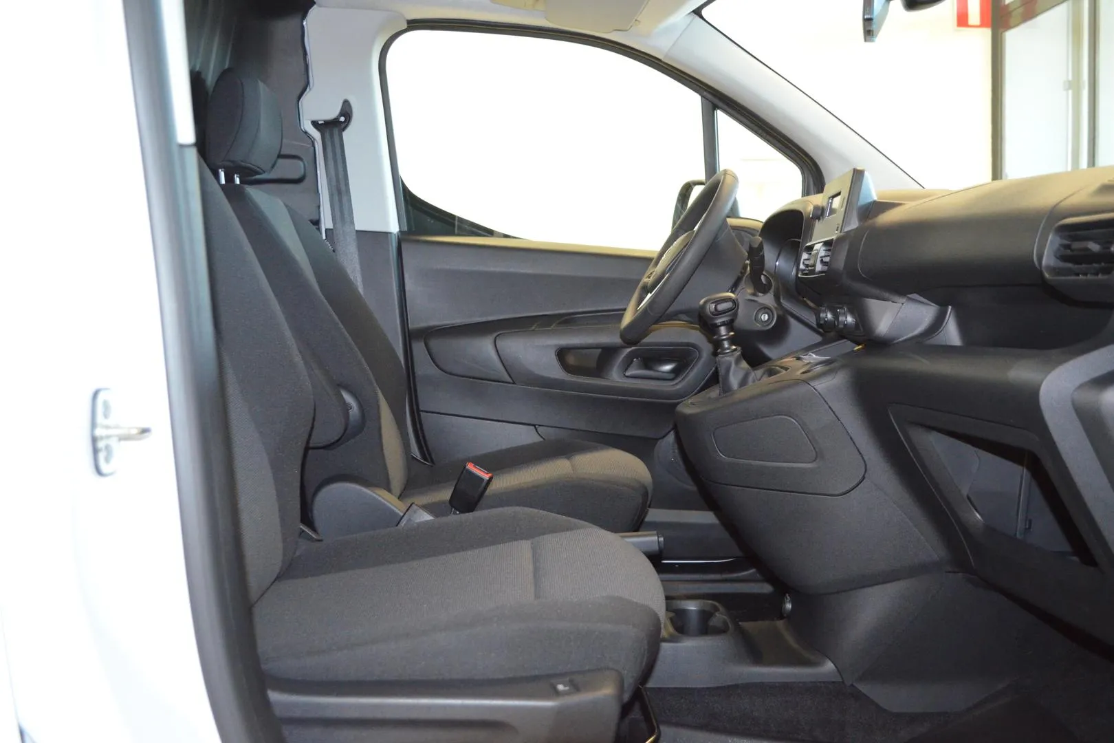 Opel Combo JNA-547 carousel image