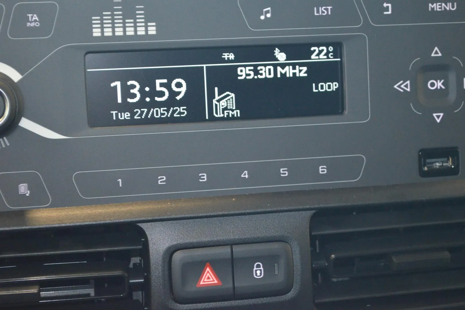 Opel Combo JNA-547 carousel image