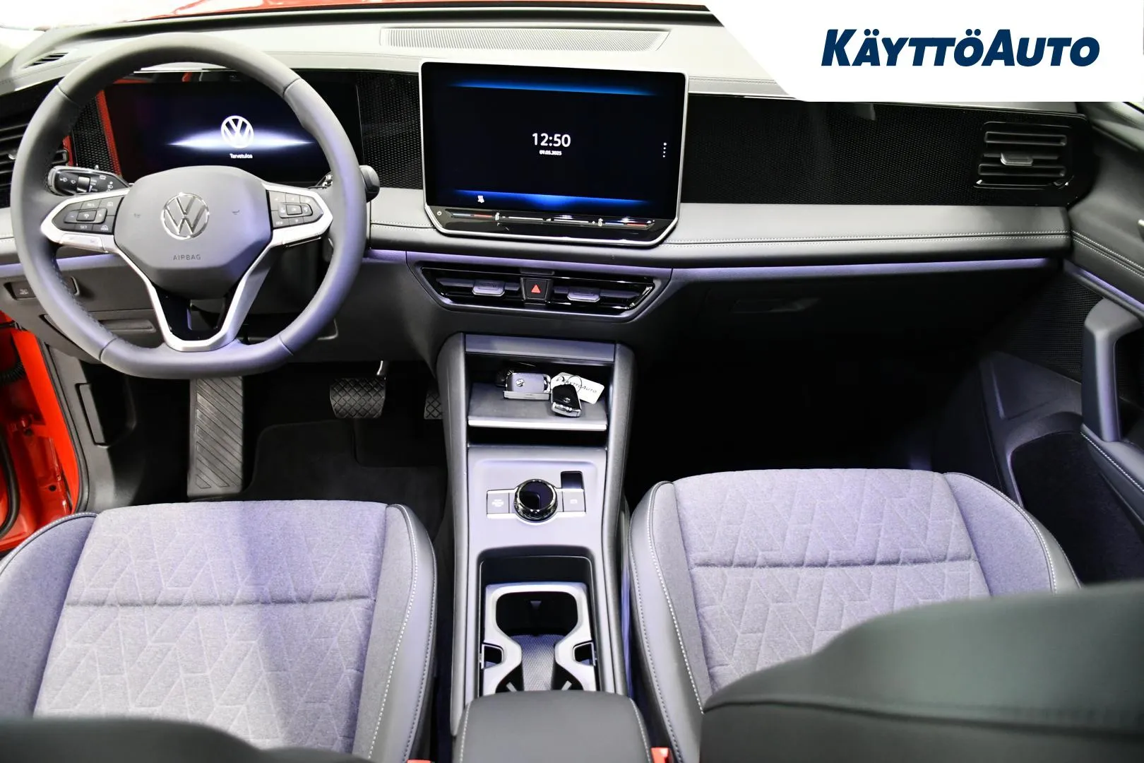Volkswagen Tiguan EVJ-821 carousel image