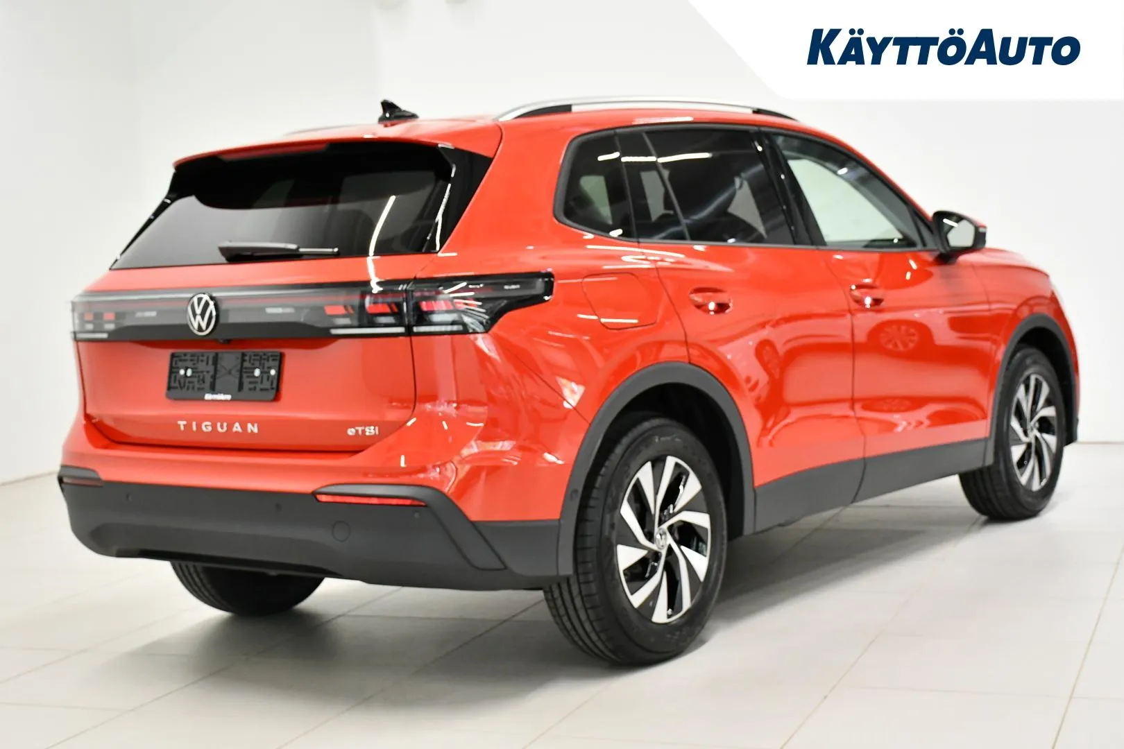 Volkswagen Tiguan EVJ-821 carousel image
