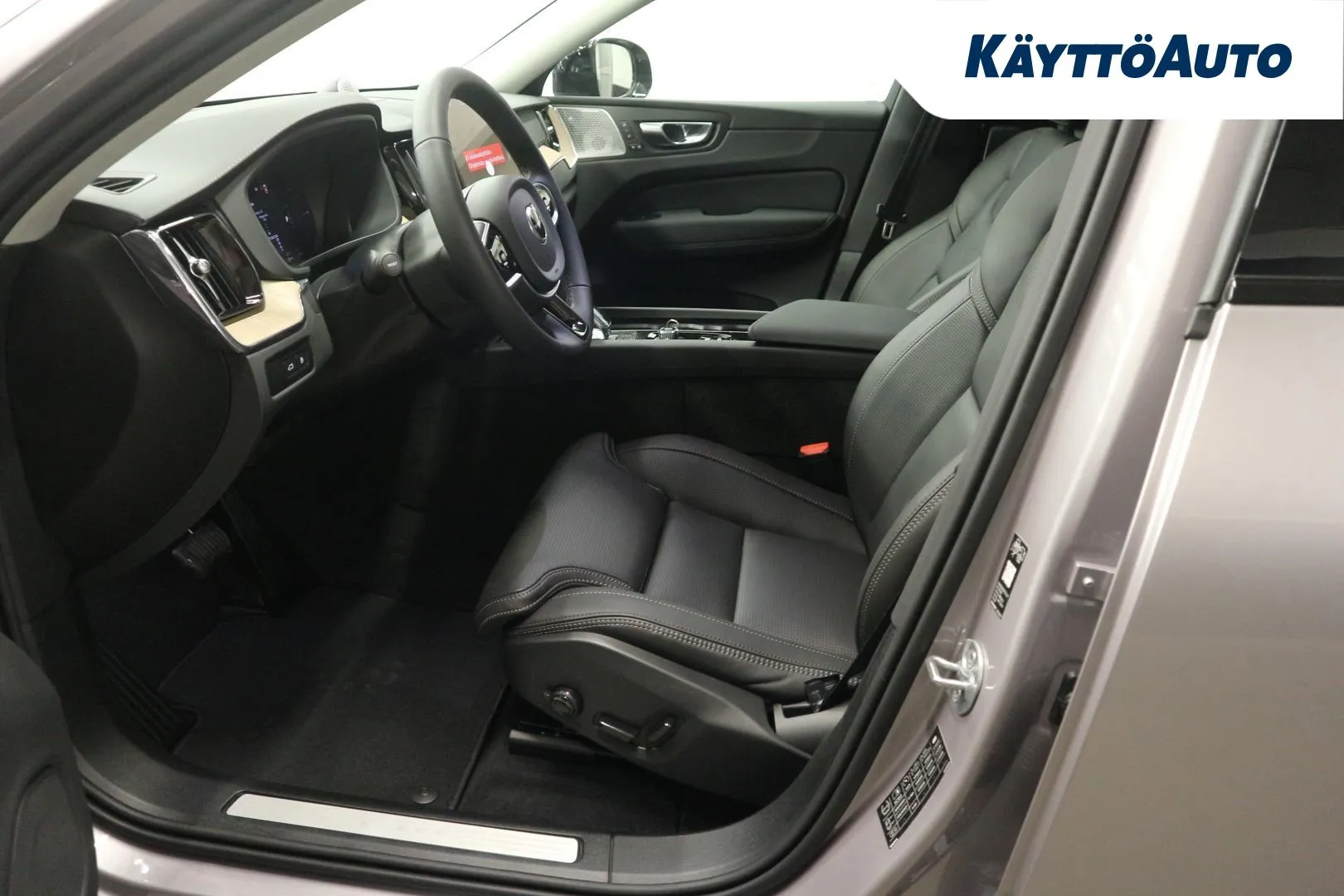 Volvo XC60 ZPO-918 carousel image