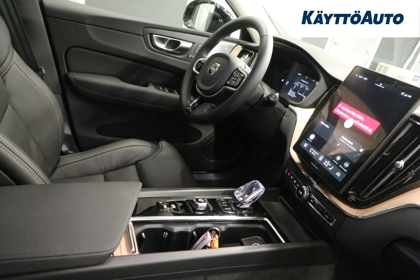 Volvo XC60 ZPO-918 carousel image