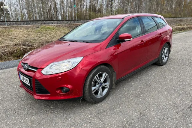 FORD Focus LUZ-835