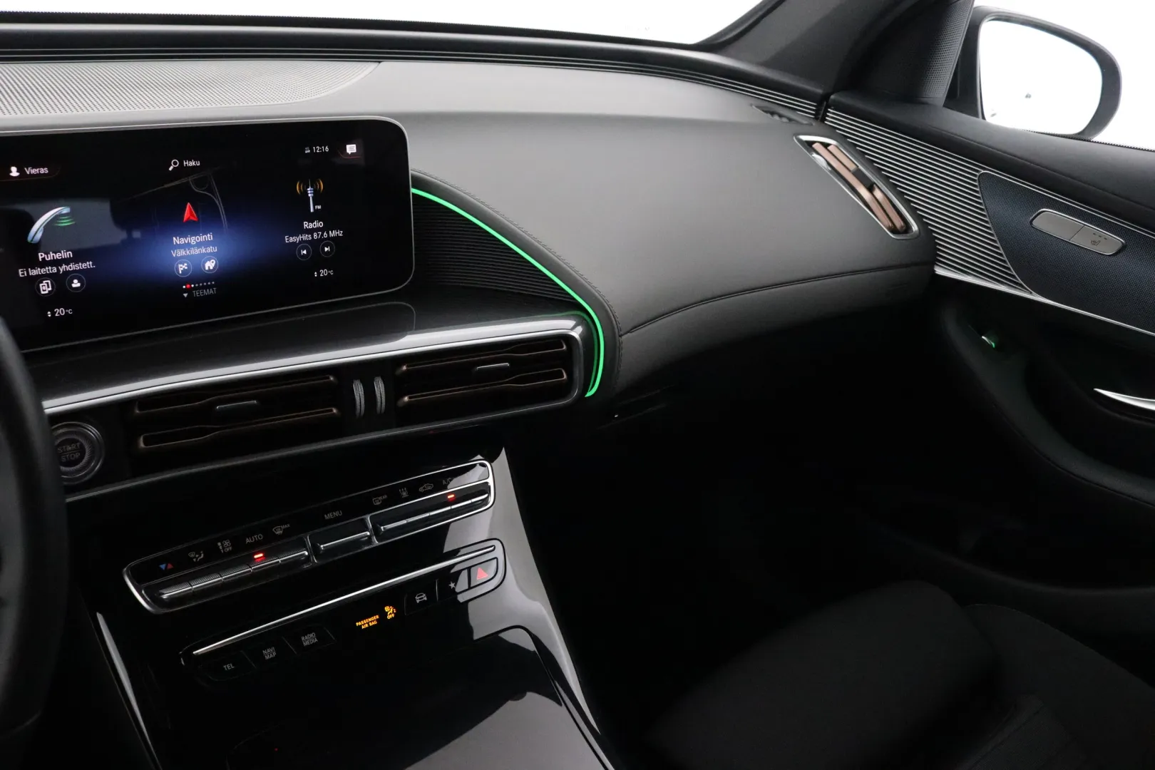 MERCEDES-BENZ EQC SYU-104 carousel image