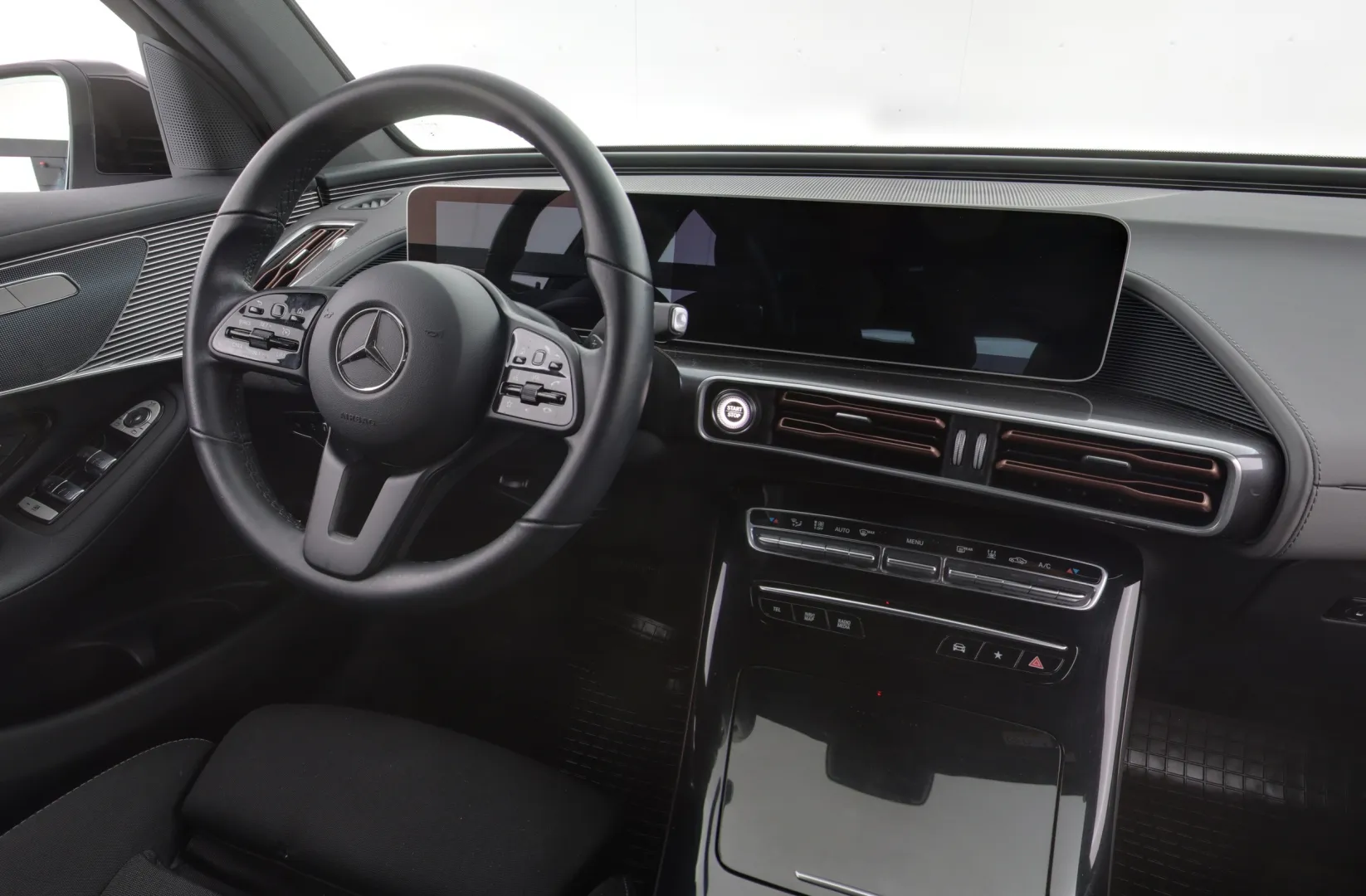 MERCEDES-BENZ EQC SYU-104 carousel image