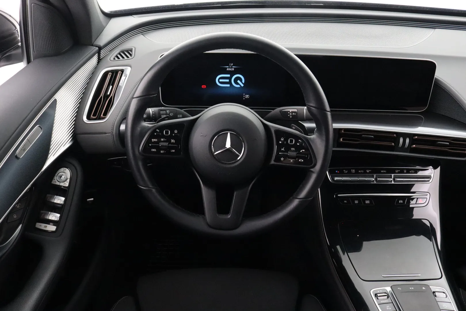 MERCEDES-BENZ EQC SYU-104 carousel image