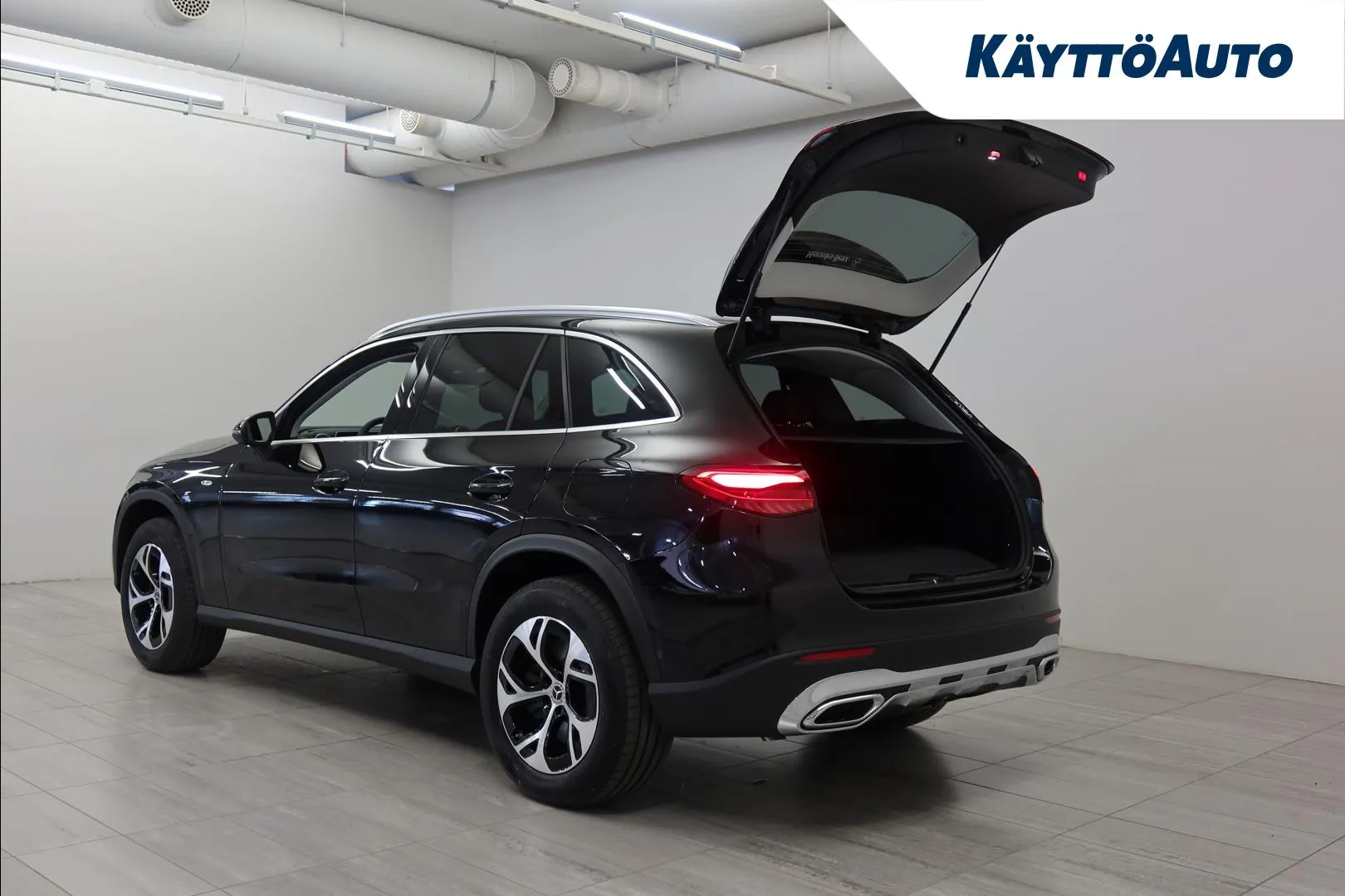 Mercedes-Benz GLC JOB-151 carousel image