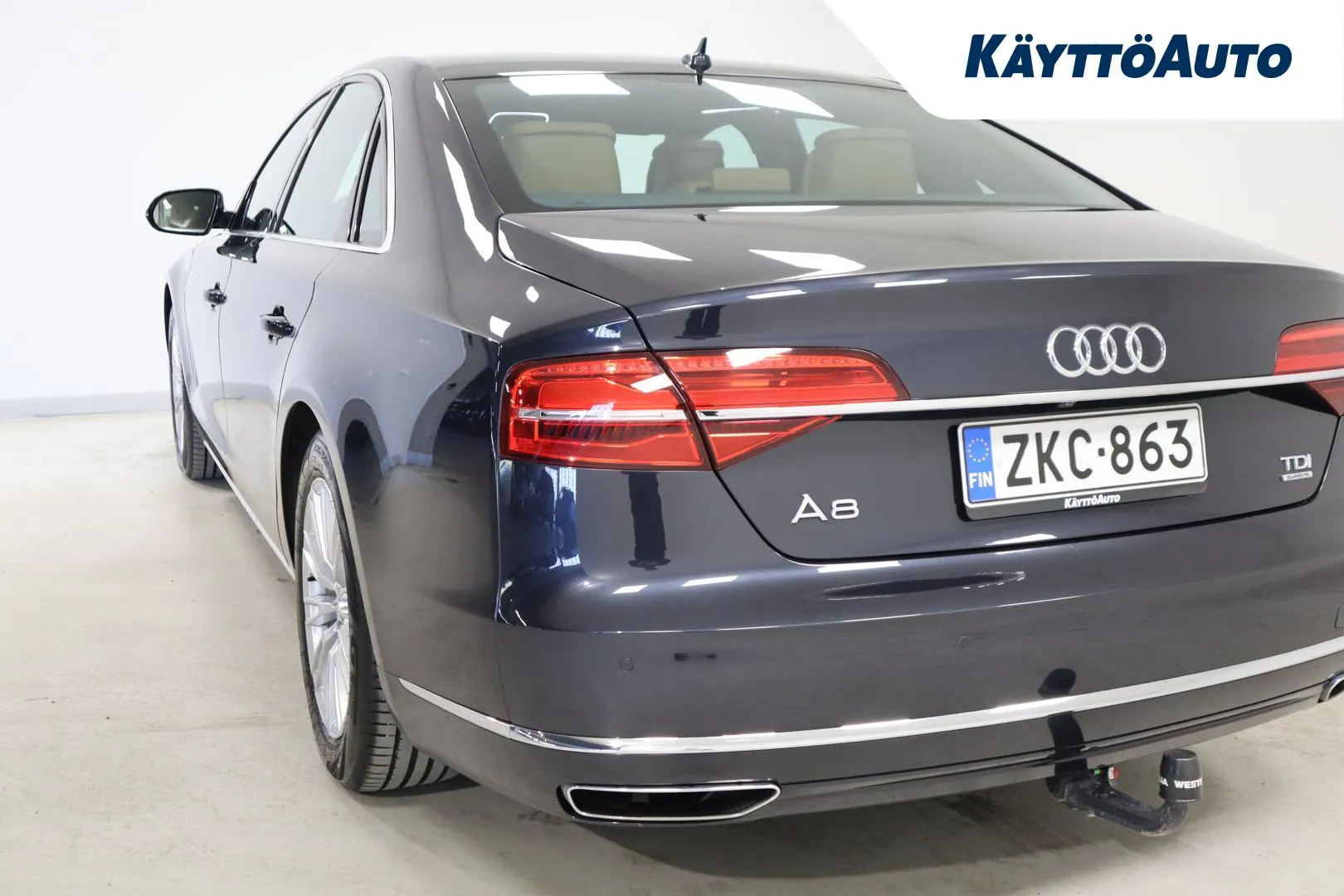 AUDI A8 ZKC-863 carousel image