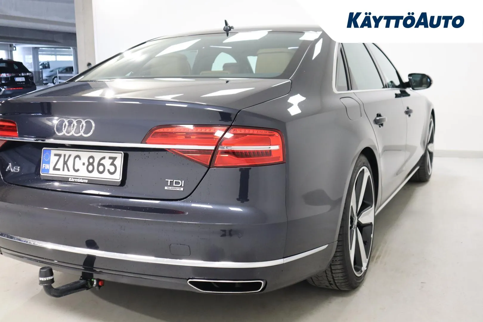 AUDI A8 ZKC-863 carousel image