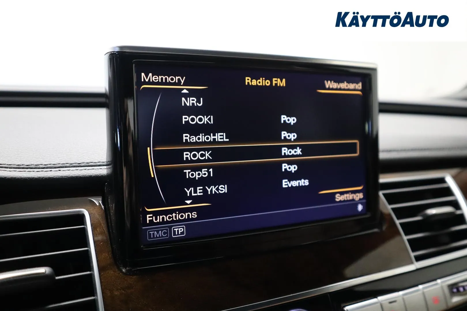 AUDI A8 ZKC-863 carousel image