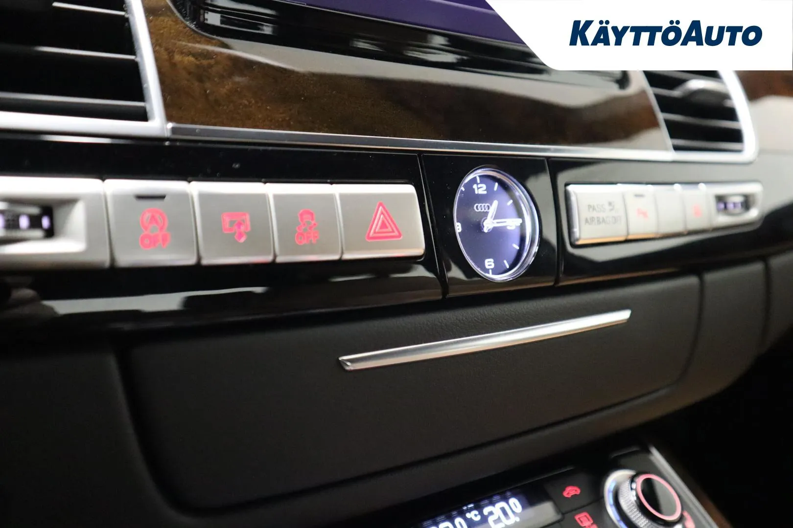AUDI A8 ZKC-863 carousel image