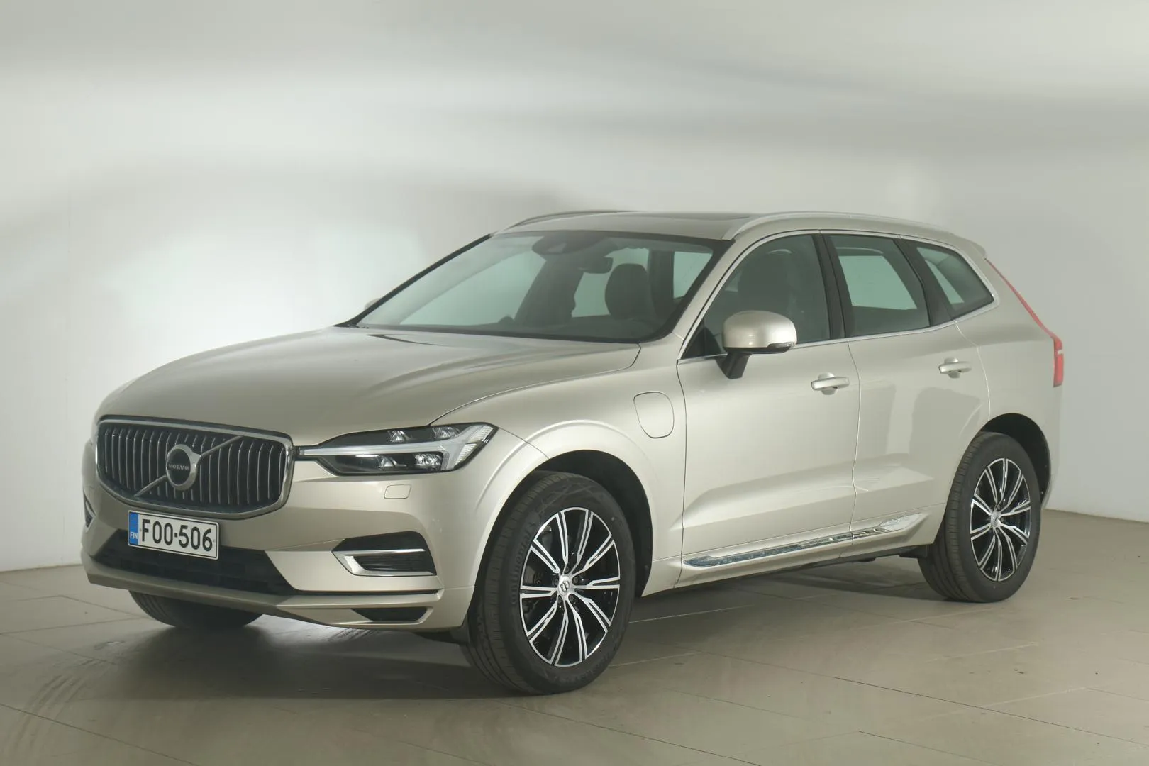 VOLVO XC60 FOO-506 carousel image