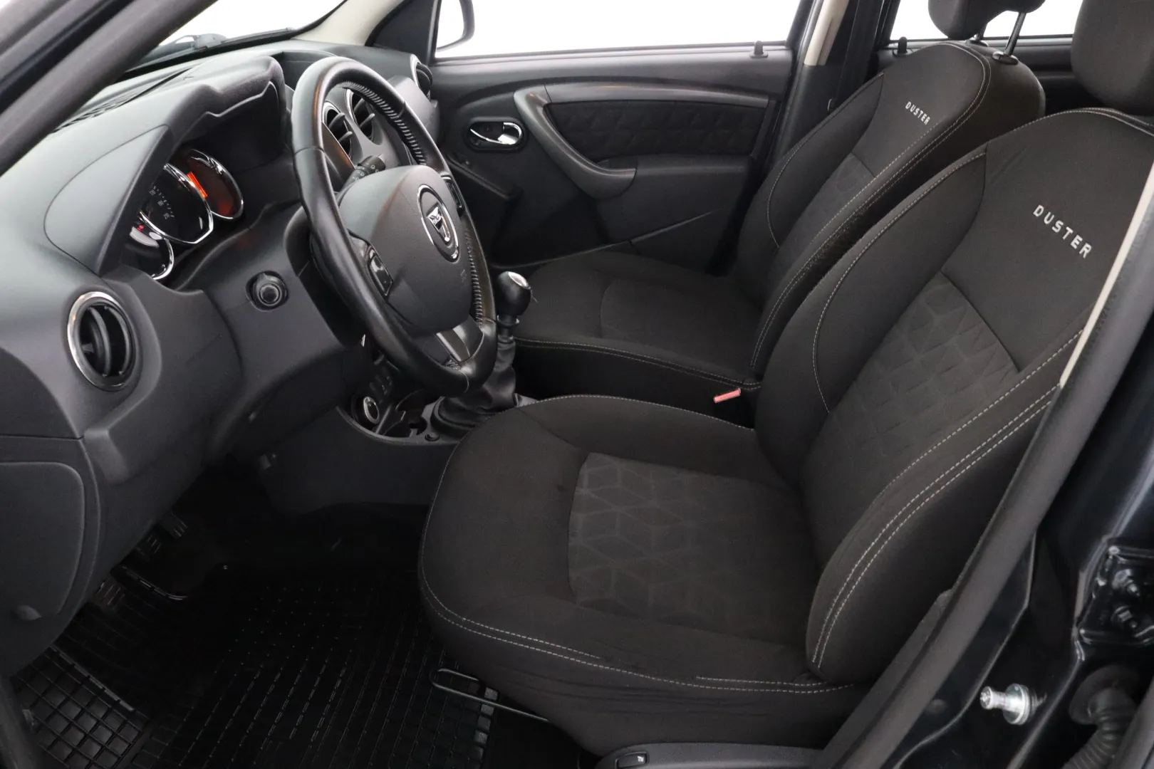 DACIA Duster FLH-741 carousel image