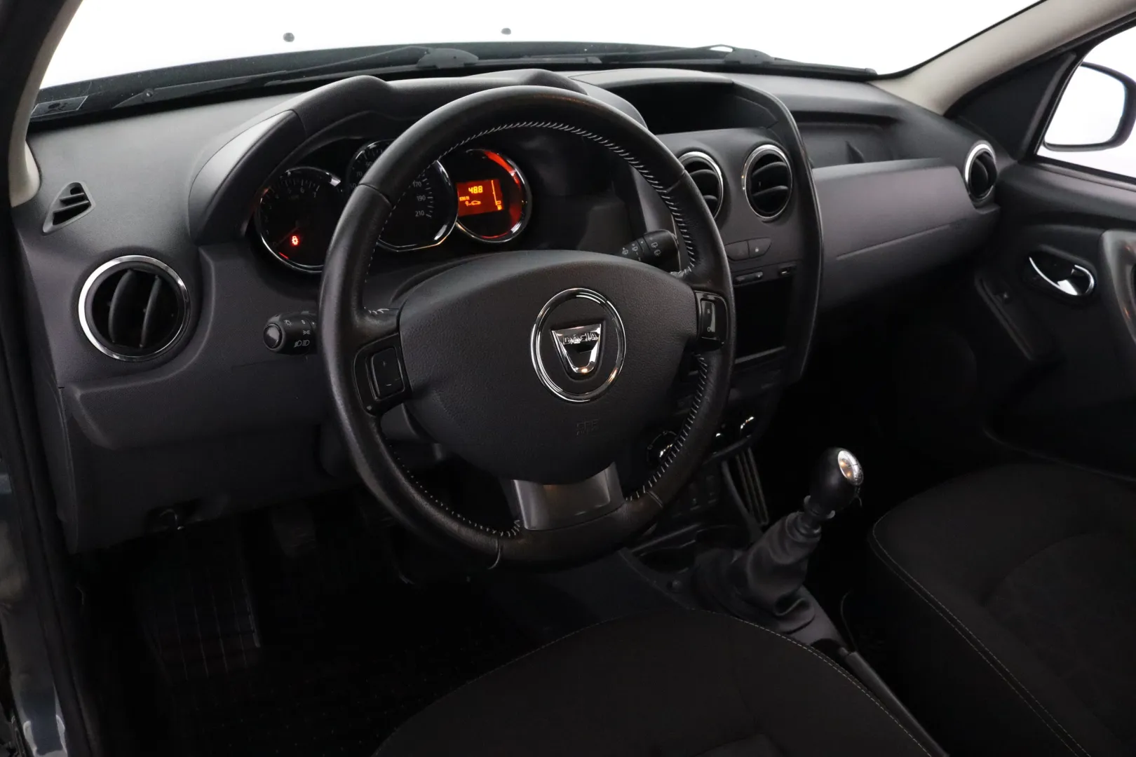 DACIA Duster FLH-741 carousel image