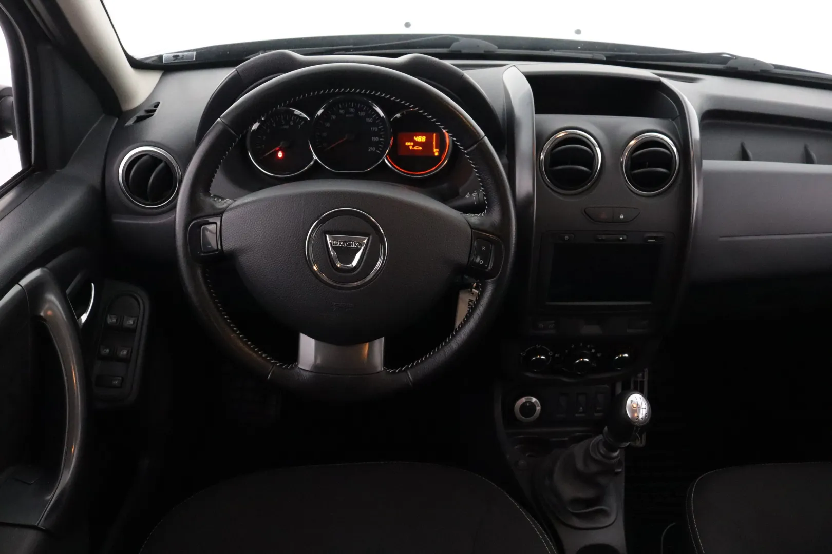 DACIA Duster FLH-741 carousel image