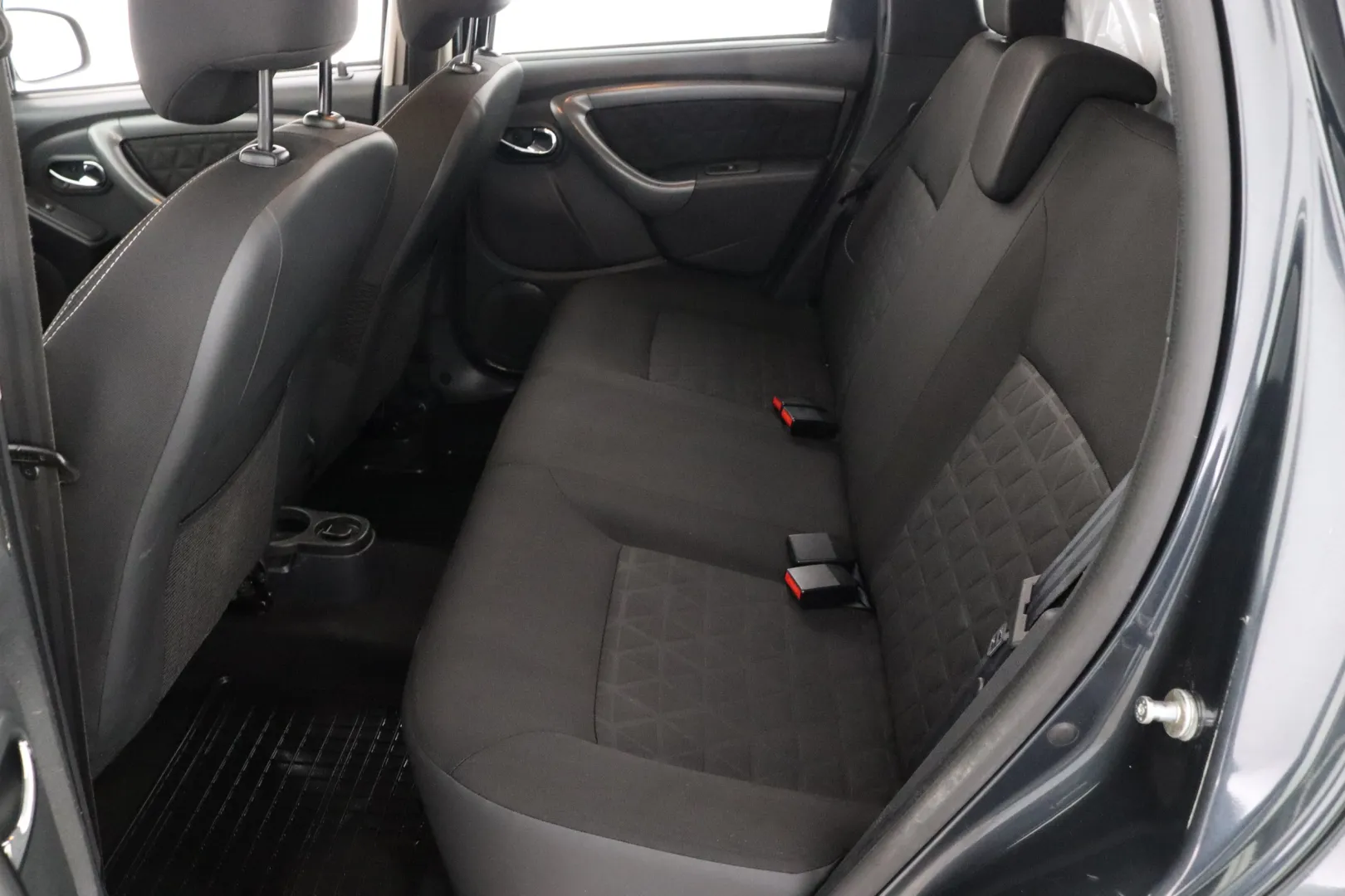 DACIA Duster FLH-741 carousel image