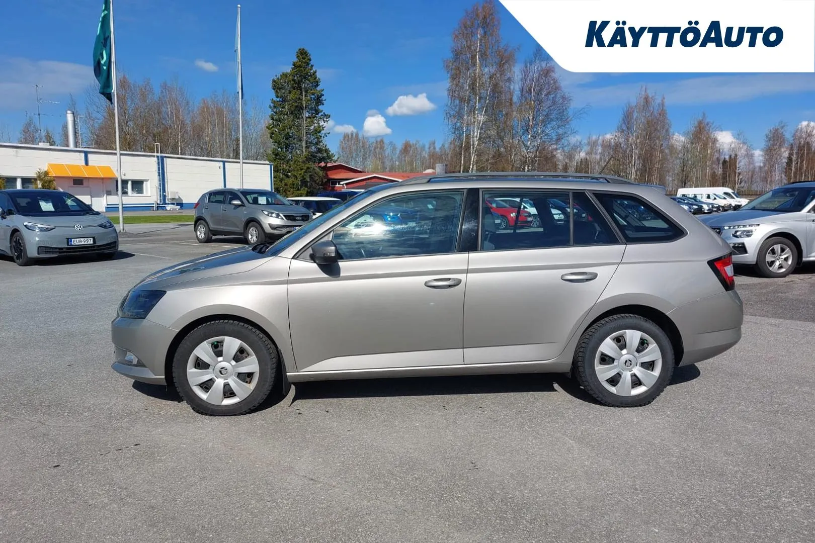 Skoda Fabia RSJ-643 carousel image
