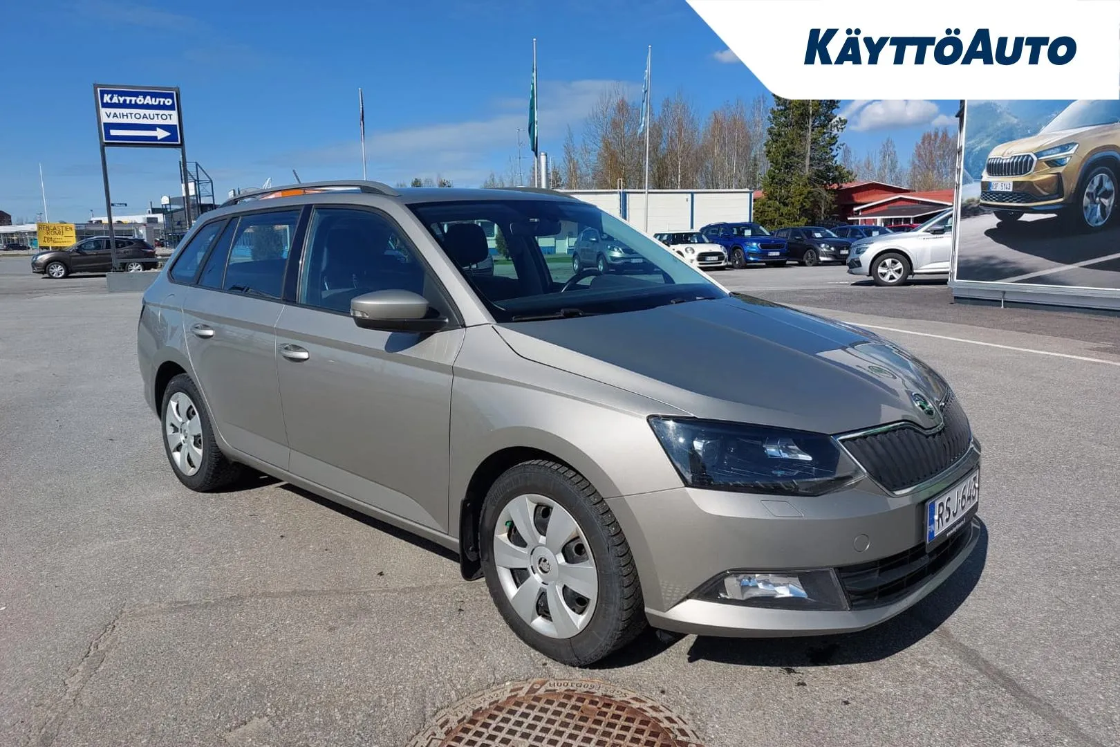 Skoda Fabia RSJ-643 carousel image