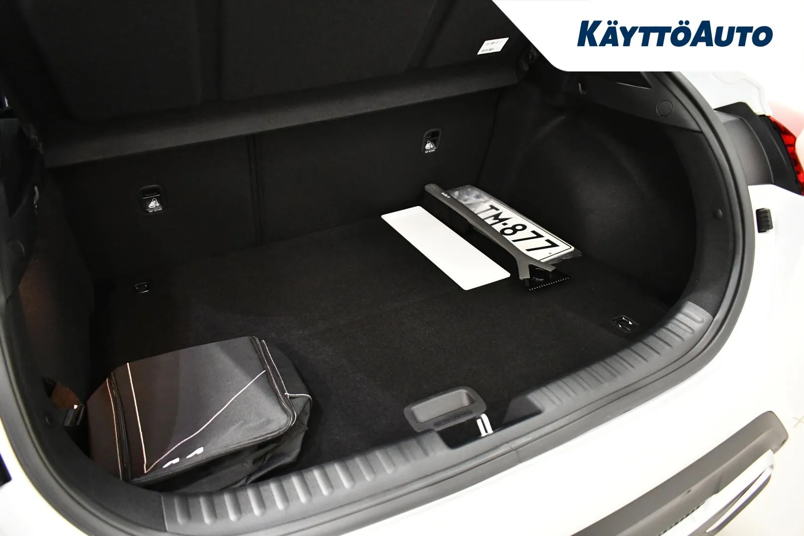 Kia XCeed XTM-877 carousel image