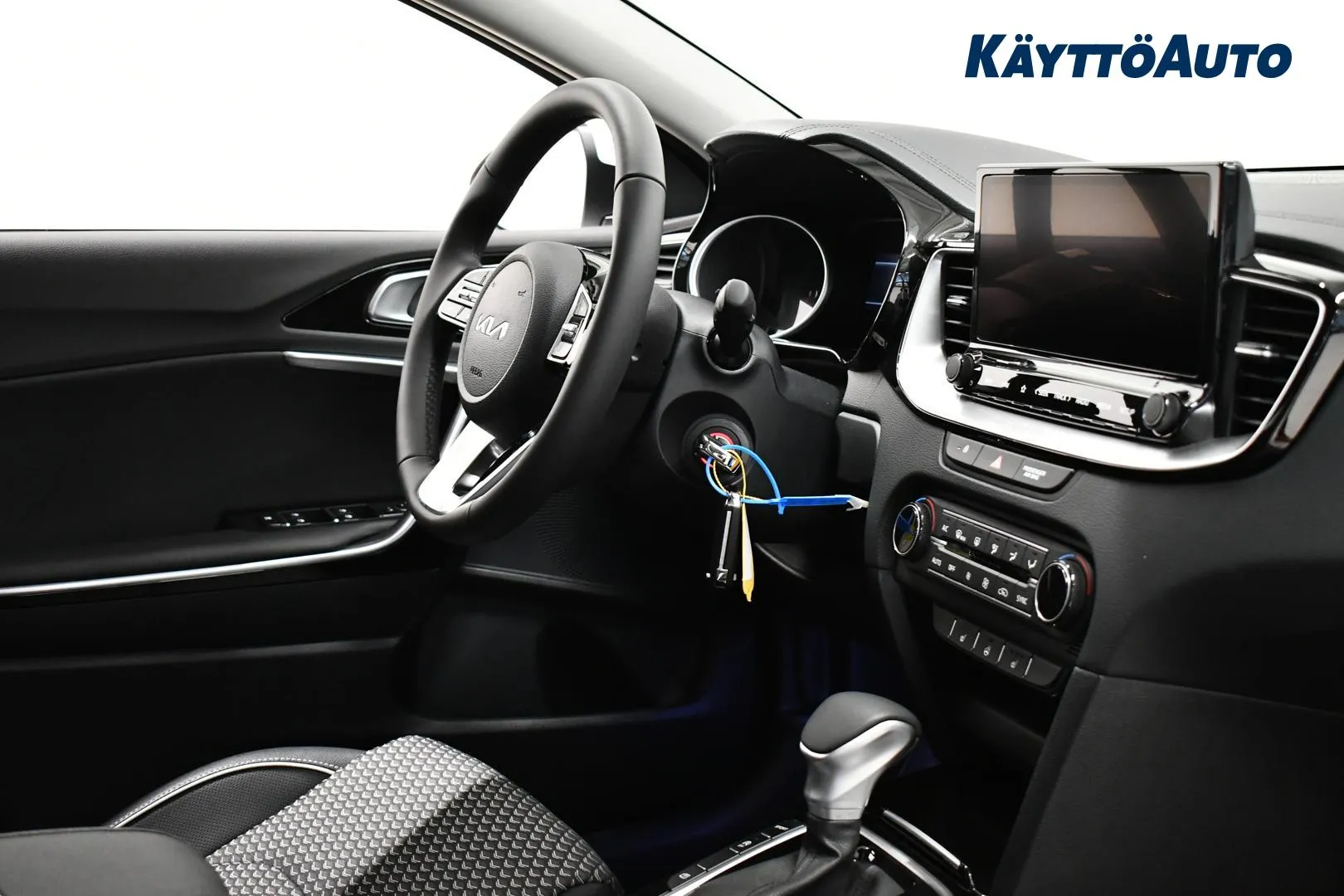 Kia XCeed XTM-877 carousel image