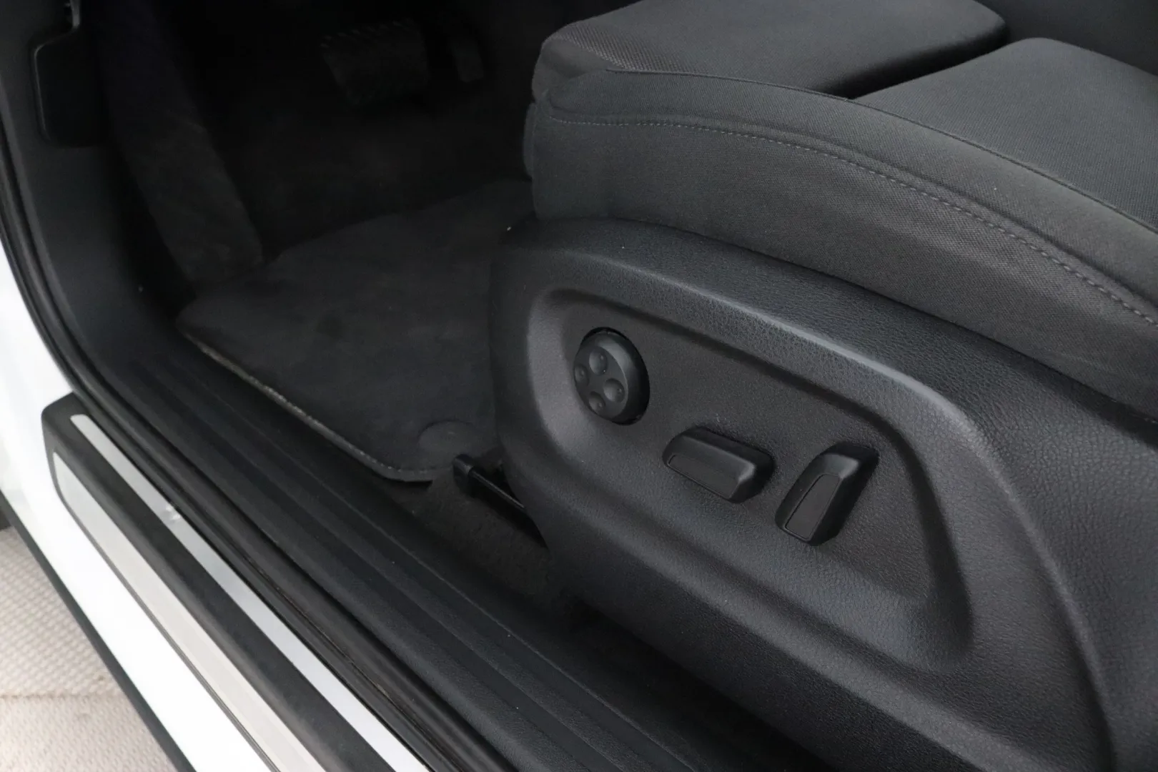 AUDI Q5 RTC-460 carousel image