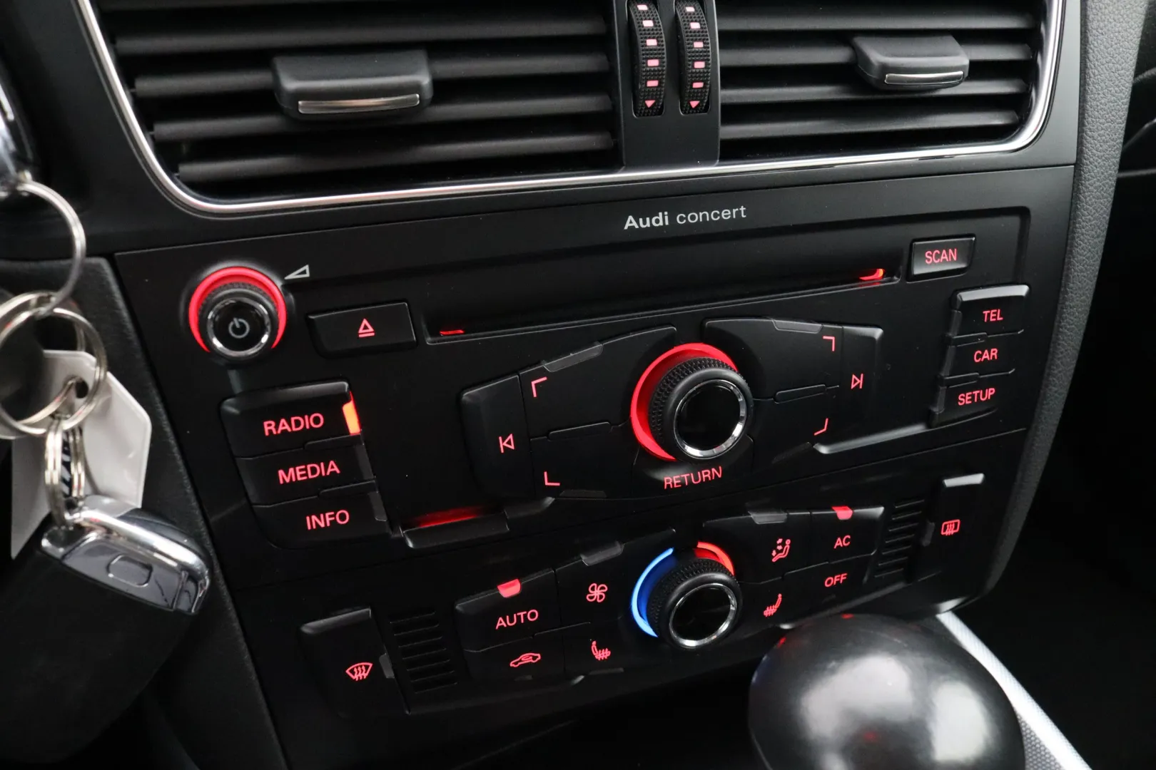 AUDI Q5 RTC-460 carousel image