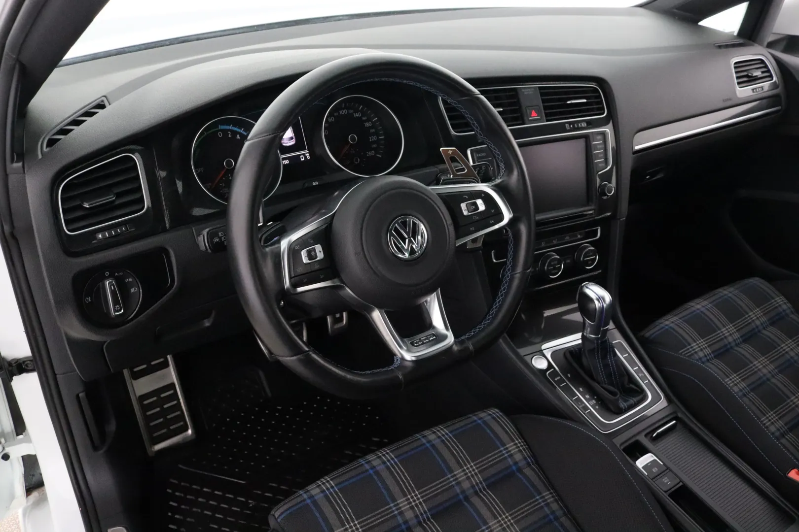 VOLKSWAGEN Golf EPP-628 carousel image