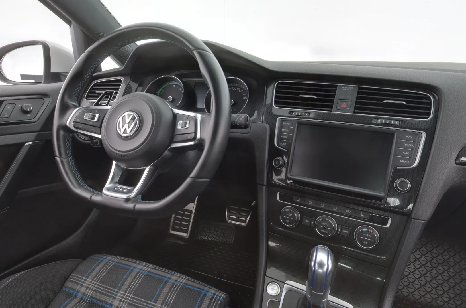 VOLKSWAGEN Golf EPP-628 carousel image