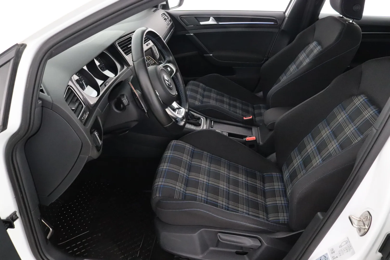 VOLKSWAGEN Golf EPP-628 carousel image