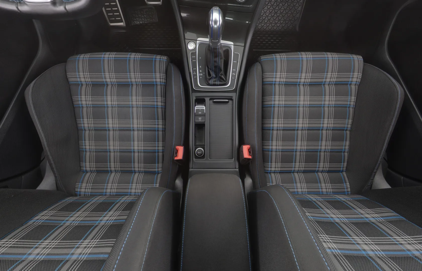 VOLKSWAGEN Golf EPP-628 carousel image