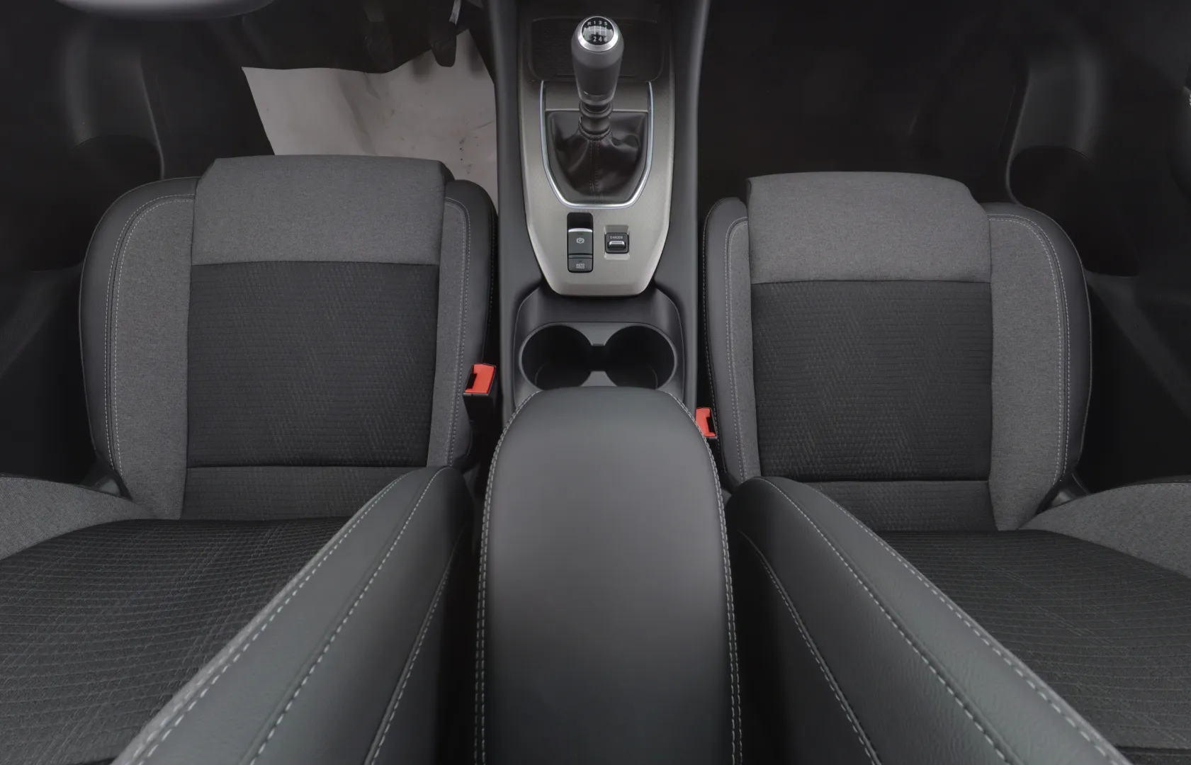 Nissan Qashqai XTJ-364 carousel image