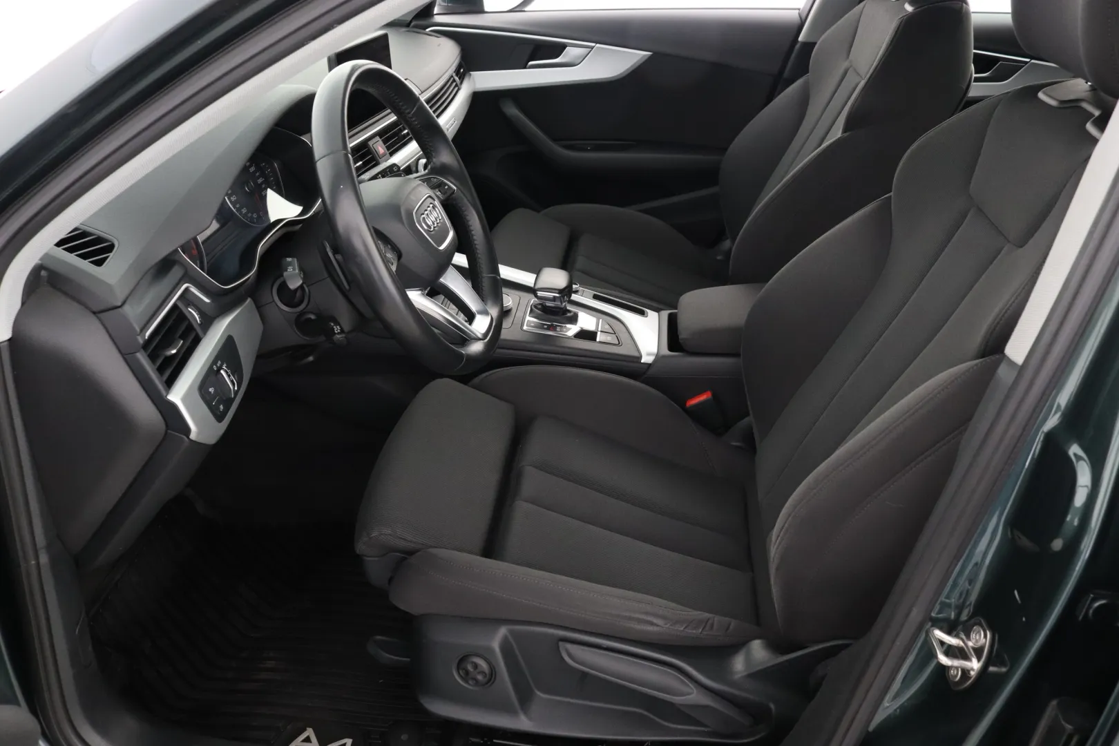 AUDI A4 allroad quattro CKR-628 carousel image