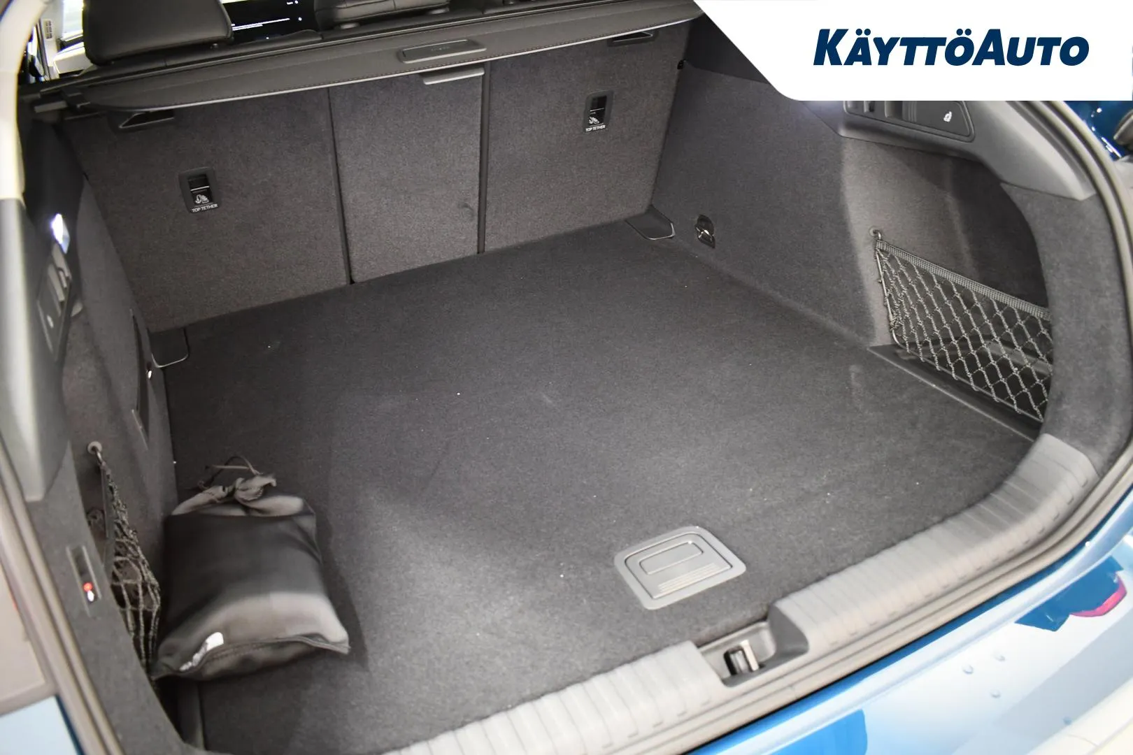 Audi A6 e-tron JNR-982 carousel image